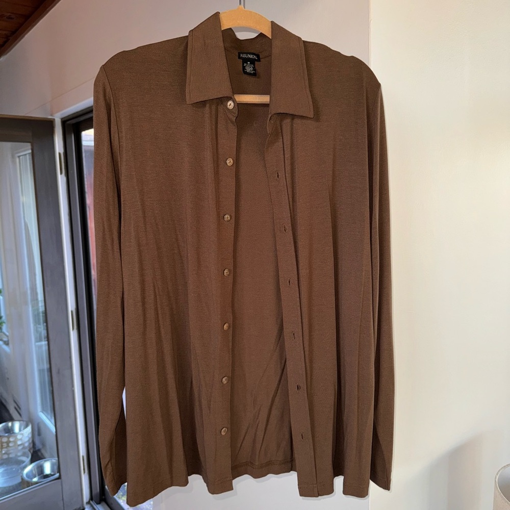 Reunion button up shirt size medium very soft and stretchy